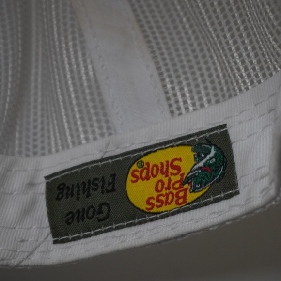 Bass Pro Shops White Mesh Trucker Hat Fishing Logo Adjustable Snapback - Picture 6 of 7